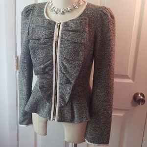 Chic ANTHROPOLOGIE blazer with ruffle sz 6